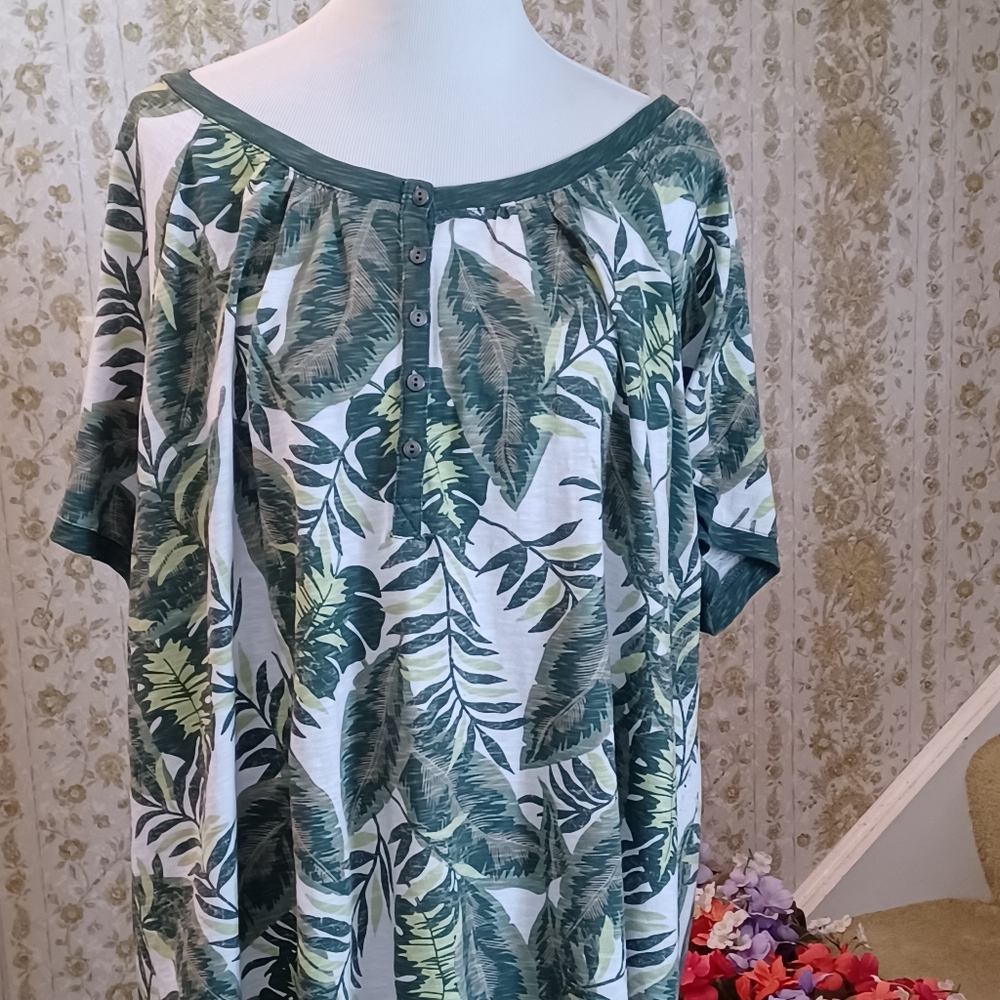 Woman Within Tunic Length Henley-style Top  Size  2X  (26/28)